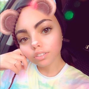 Meet your Posher, Ariana